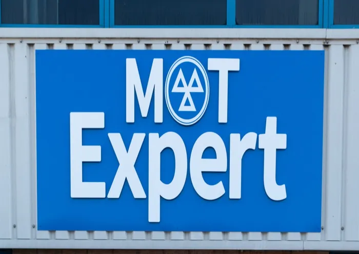 Know More – MOT Test of Tow Bar (Towing Hook)