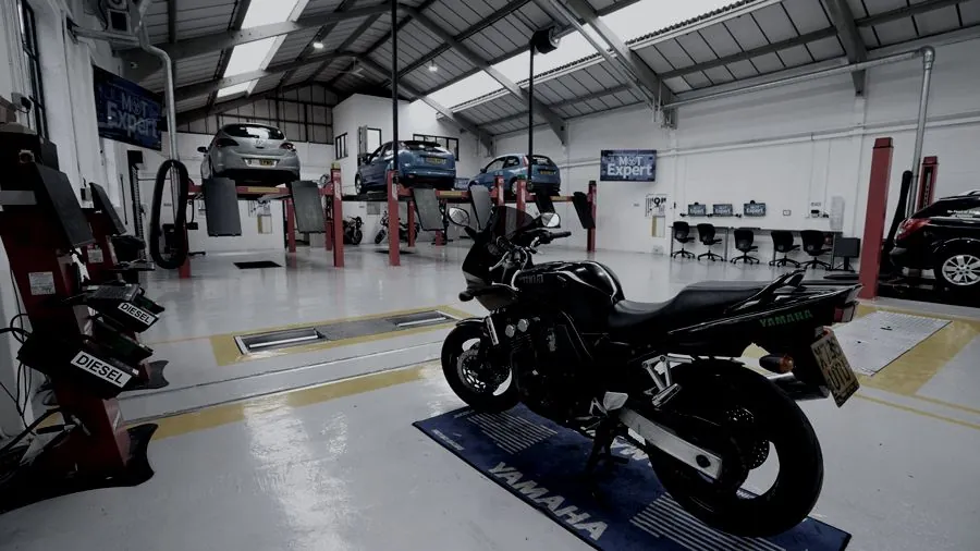 MOT Expert test bay where Classes 3 & 5 vehicles are inspected
